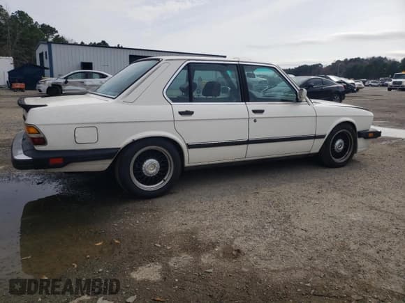 ✅ 1988 BMW 5 Series • VIN: WBADC7400J1717129 • Lot: 47445595. Wystawiony na Copart z przebiegiem 50 925 mil. Bezpłatny archiwum sprzedaży aukcyjnych z USA i szczegółowy raport historii pojazdu na DreamBid. Zdjęcie 3.