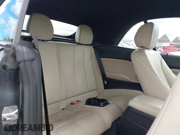 ✅ 2016 BMW 2 Series 228i xDrive • VIN: WBA1L9C5XGV767324 • Lot: 41795604. Wystawiony na IAAI z przebiegiem 133 276 mil. Bezpłatny archiwum sprzedaży aukcyjnych z USA i szczegółowy raport historii pojazdu na DreamBid. Zdjęcie 8.