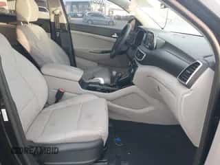 2020 Hyundai Tucson Value z VIN KM8J33A46LU124748, wystawiony jako IAAI lot #43278367 z przebiegiem 113 160 mil mil oraz . Historia ofert i sprzedaży dostępna na DreamBid. Obrazek 5.