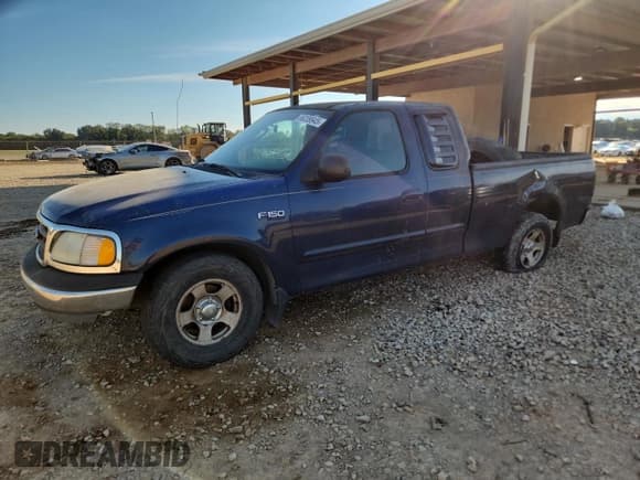 ✅ 2003 Ford F-150 XL • VIN: 2FTRX17253CA06180 • Lot: 86239945. Listed on Copart with 270,720 mi. Free auction sales archive from the USA and detailed vehicle history report at DreamBid. Image 1.