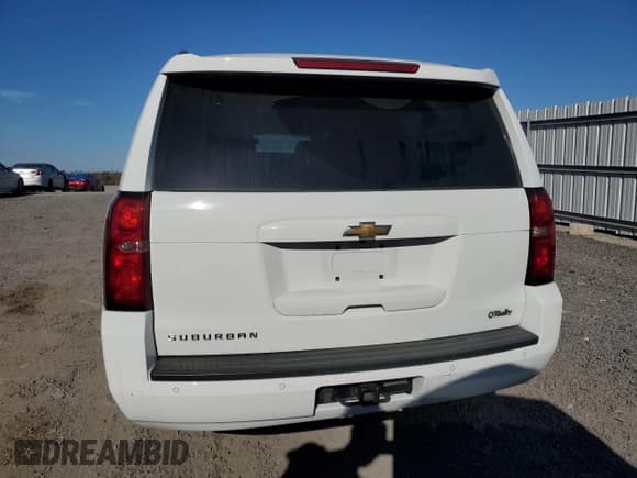 ✅ 2016 Chevrolet Suburban LS • VIN: 1GNSCGKC4GR263492 • Lot: 76676714. Wystawiony na Copart z przebiegiem 108 279 mil. Bezpłatny archiwum sprzedaży aukcyjnych z USA i szczegółowy raport historii pojazdu na DreamBid. Zdjęcie 6.
