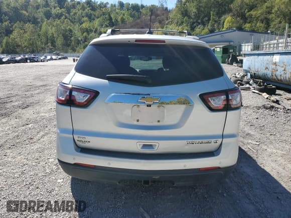 ✅ 2016 Chevrolet Traverse LT • VIN: 1GNKVGKD7GJ181743 • Lot: 84922375. Wystawiony na Copart z przebiegiem 89 322 mil. Bezpłatny archiwum sprzedaży aukcyjnych z USA i szczegółowy raport historii pojazdu na DreamBid. Zdjęcie 6.