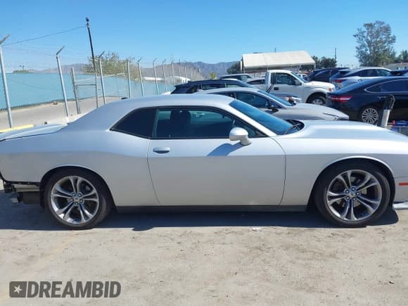 ✅ 2020 Dodge Challenger R/T • VIN: 2C3CDZBT5LH155077 • Lot: 43560315. Wystawiony na IAAI z przebiegiem 83 535 mil. Bezpłatny archiwum sprzedaży aukcyjnych z USA i szczegółowy raport historii pojazdu na DreamBid. Zdjęcie 14.