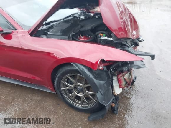 ✅ 2016 Ford Mustang V6 • VIN: 1FA6P8AM9G5283698 • Lot: 42111575. Listed on IAAI with 111,062 mi. Free auction sales archive from the USA and detailed vehicle history report at DreamBid. Image 6.