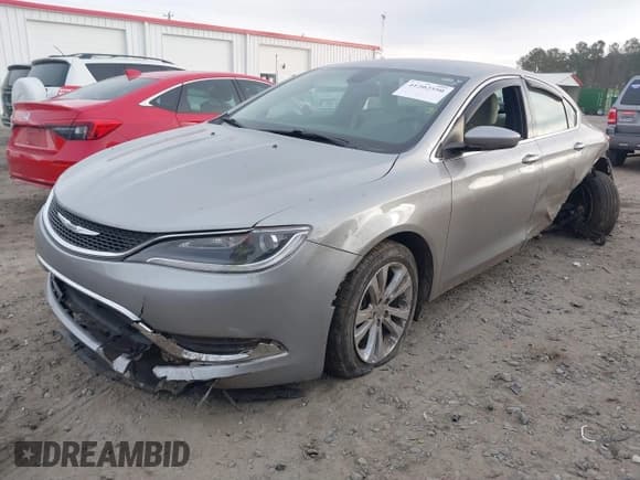 ✅ 2015 Chrysler 200 Limited • VIN: 1C3CCCAB2FN587131 • Lot: 41202550. Listed on IAAI with 105,715 mi. Free auction sales archive from the USA and detailed vehicle history report at DreamBid. Image 17.