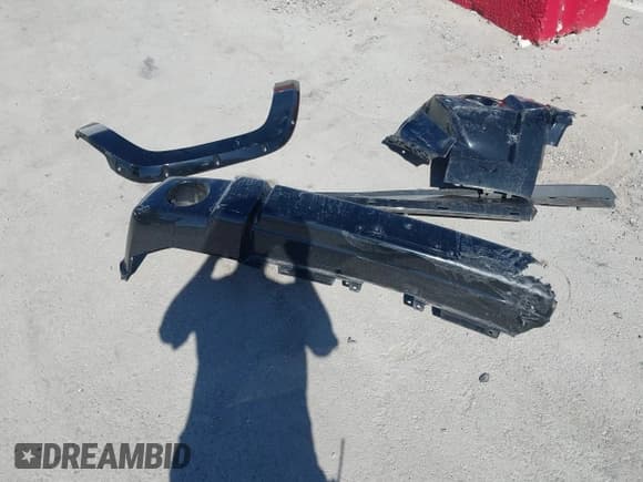 ✅ 2006 Jeep Commander Limited • VIN: 1J8HG58N26C338821 • Lot: 43420430. Wystawiony na IAAI z przebiegiem 224 054 mil. Bezpłatny archiwum sprzedaży aukcyjnych z USA i szczegółowy raport historii pojazdu na DreamBid. Zdjęcie 12.