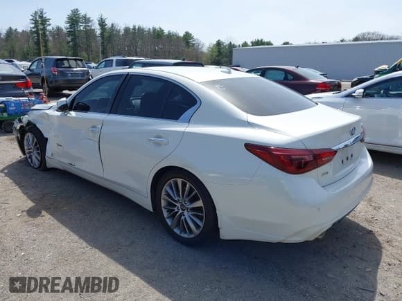 ✅ 2018 Infiniti Q50 Sport • VIN: JN1EV7AR1JM612122 • Lot: 42139385. Wystawiony na IAAI z przebiegiem 113 319 mil. Bezpłatny archiwum sprzedaży aukcyjnych z USA i szczegółowy raport historii pojazdu na DreamBid. Zdjęcie 3.