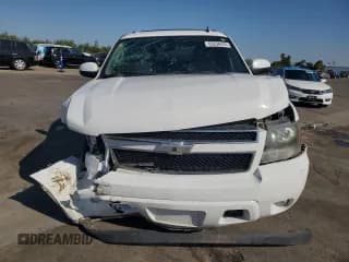 ✅ 2011 Chevrolet Suburban LT • VIN: 1GNSCJE07BR386887 • Lot: 76612944. Wystawiony na Copart z przebiegiem 210 191 mil. Bezpłatny archiwum sprzedaży aukcyjnych z USA i szczegółowy raport historii pojazdu na DreamBid. Zdjęcie 5.