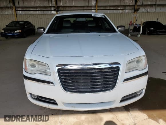 ✅ 2013 Chrysler 300 C • VIN: 2C3CCAEG3DH606320 • Lot: 69114125. Listed on Copart with 190,477 mi. Free auction sales archive from the USA and detailed vehicle history report at DreamBid. Image 5.