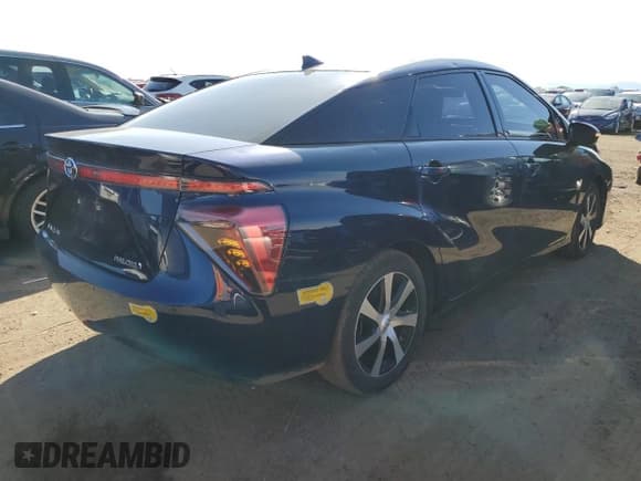 ✅ 2017 Toyota Mirai • VIN: JTDBVRBD4HA002192 • Lot: 64079654. Wystawiony na Copart z przebiegiem 86 745 mil. Bezpłatny archiwum sprzedaży aukcyjnych z USA i szczegółowy raport historii pojazdu na DreamBid. Zdjęcie 3.