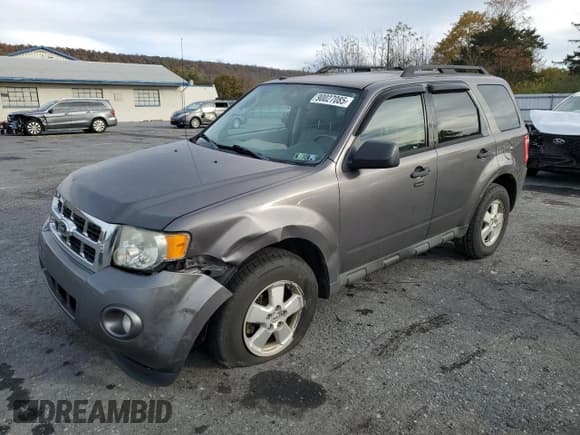 ✅ 2011 Ford Escape XLT • VIN: 1FMCU9D74BKB09223 • Lot: 90027085. Wystawiony na Copart z przebiegiem 173 703 mil. Bezpłatny archiwum sprzedaży aukcyjnych z USA i szczegółowy raport historii pojazdu na DreamBid. Zdjęcie 1.