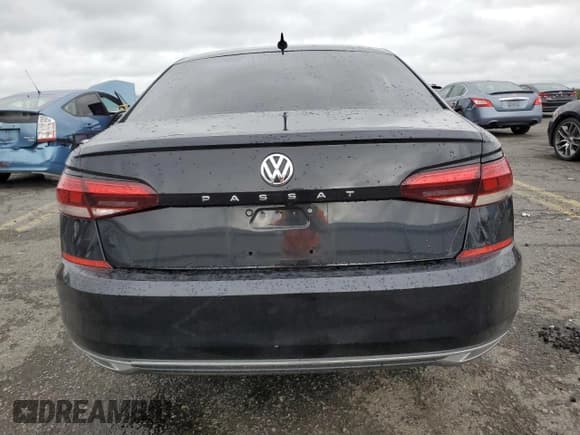 ✅ 2020 Volkswagen Passat S • VIN: 1VWAA7A32LC027008 • Лот: 67257835. Опубликован ранее на Copart с пробегом 85 952 миль. Бесплатный доступ к архиву аукционных продаж из США и подробный отчёт об истории автомобиля на DreamBid. Изображение 6.