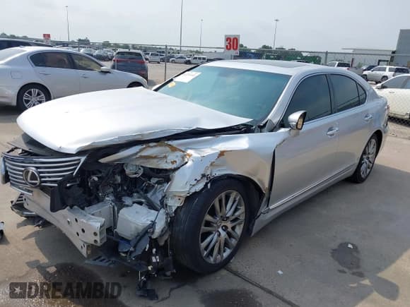 ✅ 2016 Lexus LS 460 • VIN: JTHBL5EF8G5139220 • Lot: 42291165. Listed on IAAI with 139,809 mi. Free auction sales archive from the USA and detailed vehicle history report at DreamBid. Image 19.