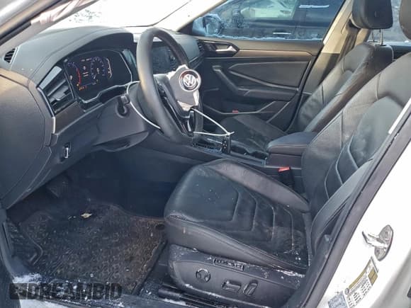 ✅ 2021 Volkswagen Jetta SEL Premium • VIN: 3VWG57BU2MM054005 • Lot: 95281895. Listed on Copart with 96,322 mi. Free auction sales archive from the USA and detailed vehicle history report at DreamBid. Image 7.