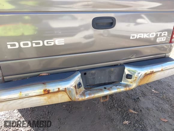 ✅ 2004 Dodge Dakota SLT • VIN: 1D7HG42N84S522082 • Lot: 43788784. Listed on IAAI with 139,248 mi. Free auction sales archive from the USA and detailed vehicle history report at DreamBid. Image 17.