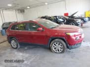 ✅ 2017 Jeep Cherokee Latitude • VIN: 1C4PJLCB8HW560464 • Lot: 42694469. Wystawiony na IAAI z przebiegiem 148 898 mil. Bezpłatny archiwum sprzedaży aukcyjnych z USA i szczegółowy raport historii pojazdu na DreamBid. Zdjęcie 13.
