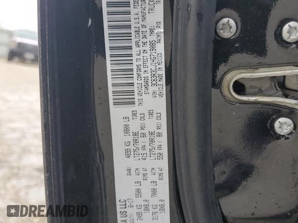 ✅ 2017 Ram 3500 Tradesman • VIN: 3C63R3CJ1HG719085 • Lot: 80779093. Wystawiony na Copart z przebiegiem Nie podano. Bezpłatny archiwum sprzedaży aukcyjnych z USA i szczegółowy raport historii pojazdu na DreamBid. Zdjęcie 13.