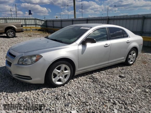 ✅ 2011 Chevrolet Malibu 1LS • VIN: 1G1ZB5E18BF103739 • Lot: 69938193. Listed on Copart with 183,659 mi. Free auction sales archive from the USA and detailed vehicle history report at DreamBid. Image 1.