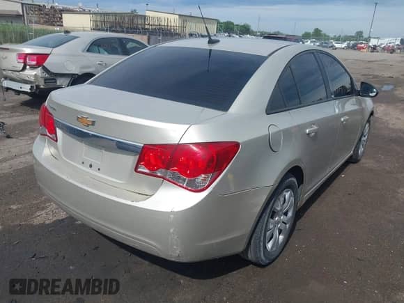 2013 Chevrolet Cruze LS with VIN 1G1PA5SH8D7327313, listed as a IAAI auction lot 42530344 with 147,158 mi miles and . Bid and sale history available at DreamBid. Image 4.