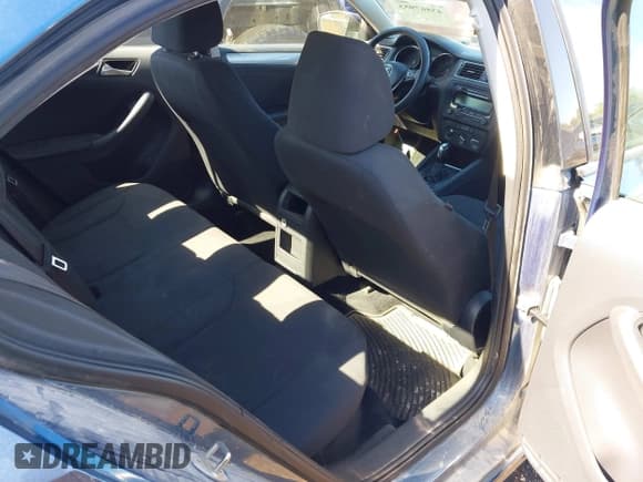 ✅ 2015 Volkswagen Jetta SE • VIN: 3VWD17AJXFM291558 • Lot: 43567955. Listed on IAAI with 222,880 mi. Free auction sales archive from the USA and detailed vehicle history report at DreamBid. Image 8.