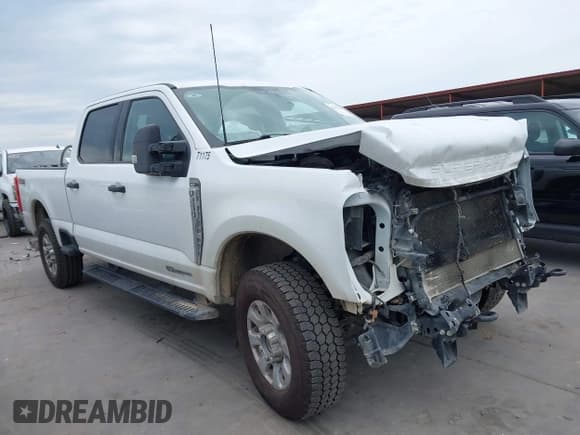 ✅ 2024 Ford F-250 XL • VIN: 1FT7W2BT5REC68882 • Lot: 42462526. Listed on IAAI with 59,686 mi. Free auction sales archive from the USA and detailed vehicle history report at DreamBid. Image 1.