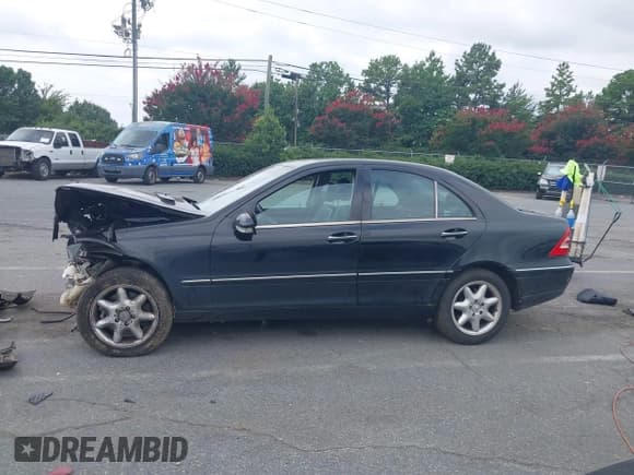 ✅ 2002 Mercedes-Benz C 230/260/280/320 • VIN: WDBRF64J72E009116 • Lot: 43029859. Wystawiony na IAAI z przebiegiem Nie podano. Bezpłatny archiwum sprzedaży aukcyjnych z USA i szczegółowy raport historii pojazdu na DreamBid. Zdjęcie 14.