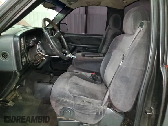 ✅ 2000 Chevrolet Silverado 1500 • VIN: 1GCEK14W0YZ202333 • Lot: 79273364. Listed on Copart with 225,242 mi. Free auction sales archive from the USA and detailed vehicle history report at DreamBid. Image 7.