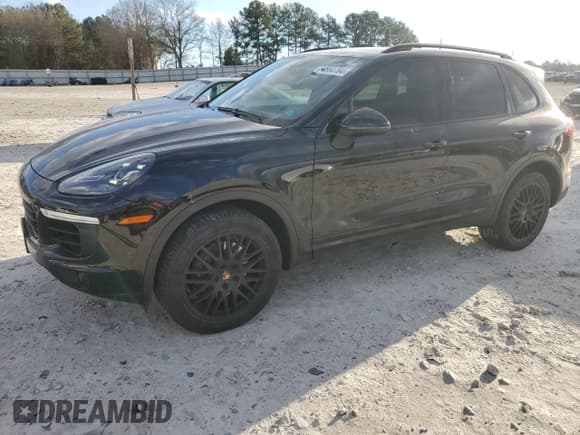 ✅ 2018 Porsche Cayenne S • VIN: WP1AB2A29JLA60870 • Лот: 84664784. Опубликован ранее на Copart с пробегом 87 096 миль. Бесплатный доступ к архиву аукционных продаж из США и подробный отчёт об истории автомобиля на DreamBid. Изображение 1.