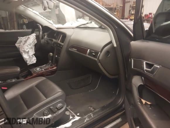 ✅ 2010 Audi A6 Prestige • VIN: WAUKGAFBXAN044558 • Lot: 41399848. Wystawiony na IAAI z przebiegiem 161 089 mil. Bezpłatny archiwum sprzedaży aukcyjnych z USA i szczegółowy raport historii pojazdu na DreamBid. Zdjęcie 5.