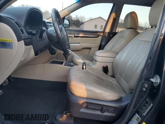 ✅ 2010 Hyundai Santa Fe Limited • VIN: 5NMSKDAG1AH383695 • Lot: 81109014. Listed on Copart with 153,208 mi. Free auction sales archive from the USA and detailed vehicle history report at DreamBid. Image 7.