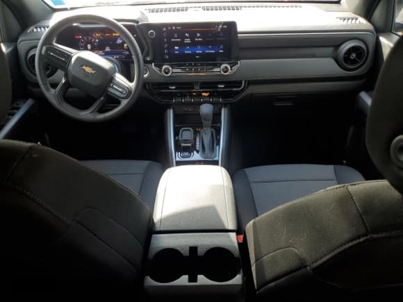 ✅ 2024 Chevrolet Colorado 2WD Work Truck • VIN: 1GCPSBEK2R1148172 • Лот: 70663735. Опубликован ранее на Copart с пробегом 12 853 миль. Бесплатный доступ к архиву аукционных продаж из США и подробный отчёт об истории автомобиля на DreamBid. Изображение 8.