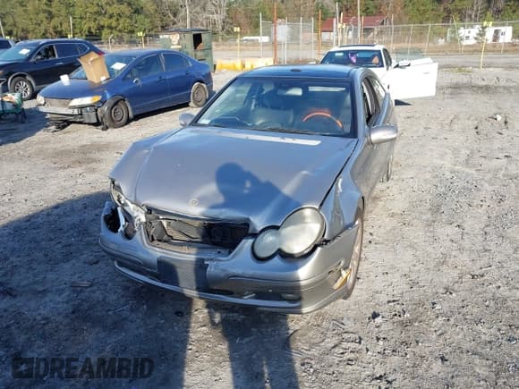✅ 2004 Mercedes-Benz C 320 • VIN: WDBRN64J34A562066 • Lot: 43868094. Listed on IAAI with 140,894 mi. Free auction sales archive from the USA and detailed vehicle history report at DreamBid. Image 6.