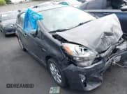 ✅ 2017 Toyota Prius One • VIN: JTDKDTB39H1592526 • Lot: 42474365. Wystawiony na IAAI z przebiegiem 124 777 mil. Bezpłatny archiwum sprzedaży aukcyjnych z USA i szczegółowy raport historii pojazdu na DreamBid. Zdjęcie 1.