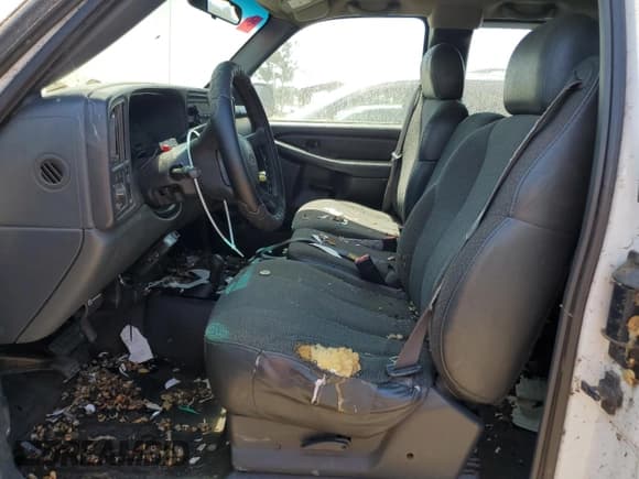 ✅ 2001 Chevrolet Silverado 2500HD LS • VIN: 1GCHK29U81E232882 • Lot: 59601115. Wystawiony na Copart z przebiegiem Nie podano. Bezpłatny archiwum sprzedaży aukcyjnych z USA i szczegółowy raport historii pojazdu na DreamBid. Zdjęcie 7.