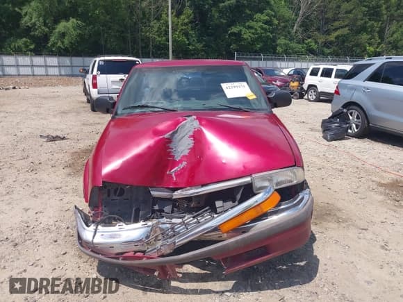 ✅ 1999 Chevrolet S-10 LS • VIN: 1GCCS14X4XK233625 • Лот: 42299475. Опубликован ранее на IAAI с пробегом 201 717 миль. Бесплатный доступ к архиву аукционных продаж из США и подробный отчёт об истории автомобиля на DreamBid. Изображение 13.