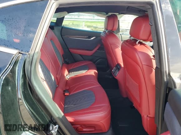 ✅ 2019 Maserati Levante GranLusso • VIN: ZN661XUL2KX320627 • Лот: 86286514. Опубликован ранее на Copart с пробегом 60 454 миль. Бесплатный доступ к архиву аукционных продаж из США и подробный отчёт об истории автомобиля на DreamBid. Изображение 11.