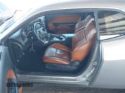 ✅ 2015 Dodge Challenger SRT 392 • VIN: 2C3CDZDJ9FH714212 • Lot: 43531322. Wystawiony na IAAI z przebiegiem 79 828 mil. Bezpłatny archiwum sprzedaży aukcyjnych z USA i szczegółowy raport historii pojazdu na DreamBid. Zdjęcie 12.