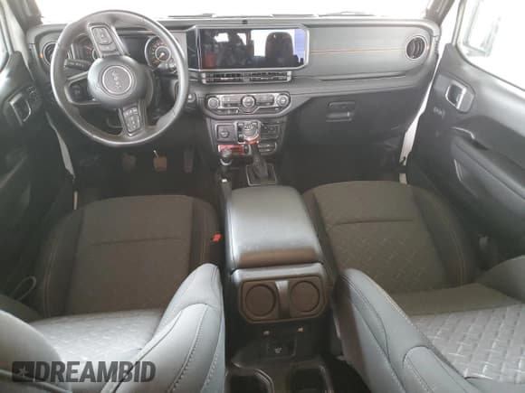 ✅ 2024 Jeep Gladiator Mojave X • VIN: 1C6JJTEGXRL105429 • Lot: 49850525. Wystawiony na Copart z przebiegiem 4 692 mil. Bezpłatny archiwum sprzedaży aukcyjnych z USA i szczegółowy raport historii pojazdu na DreamBid. Zdjęcie 8.