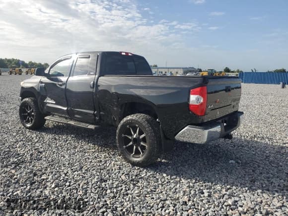 ✅ 2018 Toyota Tundra SR • VIN: 5TFUW5F15JX735627 • Lot: 62729305. Listed on Copart with 66,330 mi. Free auction sales archive from the USA and detailed vehicle history report at DreamBid. Image 2.
