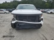 ✅ 2022 Chevrolet Silverado 1500 Work Truck • VIN: 1GCPAAEK8NZ624093 • Lot: 70552245. Wystawiony na Copart z przebiegiem 96 336 mil. Bezpłatny archiwum sprzedaży aukcyjnych z USA i szczegółowy raport historii pojazdu na DreamBid. Zdjęcie 5.