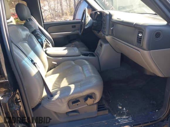 ✅ 2002 Chevrolet Suburban LS • VIN: 3GNFK16Z92G322707 • Лот: 41300358. Опубликован ранее на IAAI с пробегом 287 031 миль. Бесплатный доступ к архиву аукционных продаж из США и подробный отчёт об истории автомобиля на DreamBid. Изображение 5.