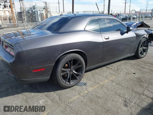 ✅ 2017 Dodge Challenger SXT • VIN: 2C3CDZAG6HH639447 • Lot: 43589121. Wystawiony na IAAI z przebiegiem 115 592 mil. Bezpłatny archiwum sprzedaży aukcyjnych z USA i szczegółowy raport historii pojazdu na DreamBid. Zdjęcie 4.