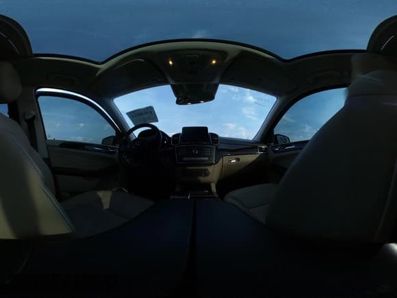 ✅ 2018 Mercedes-Benz GLE 350 • VIN: 4JGDA5JB8JB006626 • Lot: 43630924. Wystawiony na IAAI z przebiegiem 106 058 mil. Bezpłatny archiwum sprzedaży aukcyjnych z USA i szczegółowy raport historii pojazdu na DreamBid. Zdjęcie 18.