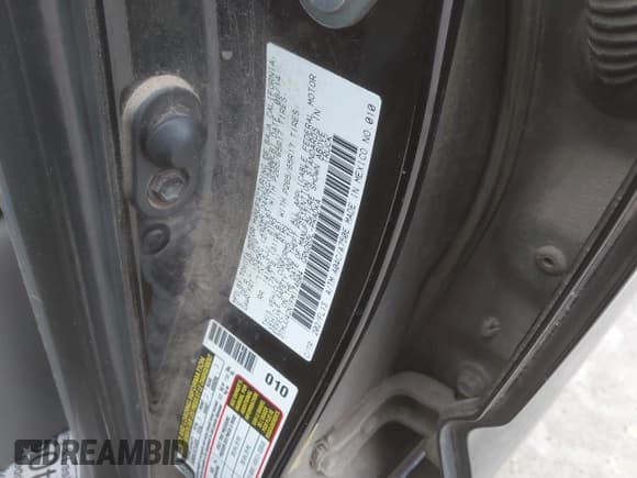 ✅ 2015 Toyota Tacoma PreRunner • VIN: 3TMJU4GN1FM174604 • Lot: 41386547. Wystawiony na IAAI z przebiegiem 225 987 mil. Bezpłatny archiwum sprzedaży aukcyjnych z USA i szczegółowy raport historii pojazdu na DreamBid. Zdjęcie 9.