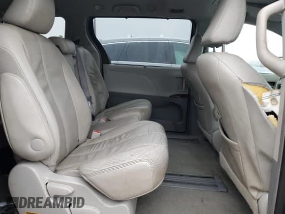 ✅ 2013 Toyota Sienna XLE • VIN: 5TDYK3DC4DS387304 • Lot: 93117185. Listed on Copart with 205,169 mi. Free auction sales archive from the USA and detailed vehicle history report at DreamBid. Image 11.