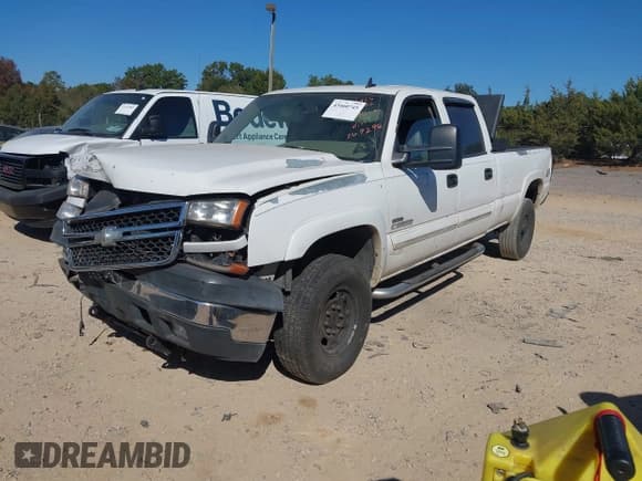 ✅ 2006 Chevrolet Silverado 2500HD LT3 • VIN: 1GCHK23D96F267246 • Lot: 43460745. Wystawiony na IAAI z przebiegiem Nie podano. Bezpłatny archiwum sprzedaży aukcyjnych z USA i szczegółowy raport historii pojazdu na DreamBid. Zdjęcie 2.