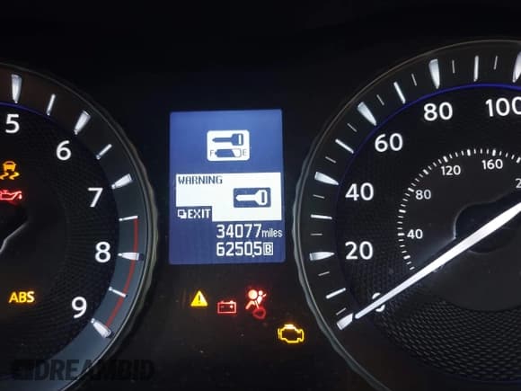 ✅ 2016 Infiniti Q70 • VIN: JN1BY1AR8GM271060 • Lot: 41420795. Wystawiony na IAAI z przebiegiem 34 077 mil. Bezpłatny archiwum sprzedaży aukcyjnych z USA i szczegółowy raport historii pojazdu na DreamBid. Zdjęcie 7.