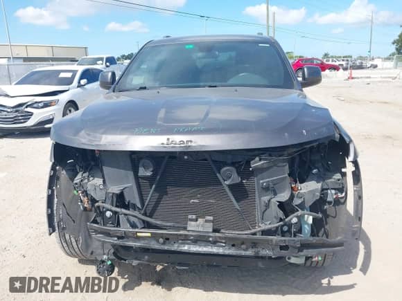 2020 Jeep Grand Cherokee Altitude z VIN 1C4RJEAG1LC245566, wystawiony jako IAAI lot #42699269 z przebiegiem 130 271 mil mil oraz . Historia ofert i sprzedaży dostępna na DreamBid. Obrazek 13.