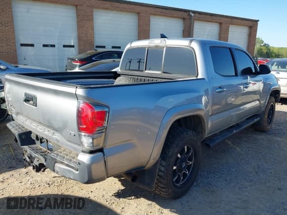 ✅ 2016 Toyota Tacoma Limited • VIN: 3TMGZ5ANXGM034448 • Lot: 41987891. Listed on IAAI with 108,461 mi. Free auction sales archive from the USA and detailed vehicle history report at DreamBid. Image 4.