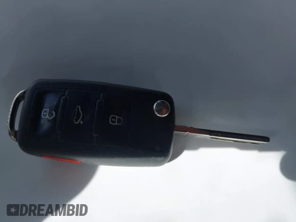 ✅ 2014 Volkswagen Passat Wolfsburg Edition • VIN: 1VWAH7A36EC018908 • Lot: 42858172. Listed on IAAI with 271,274 mi. Free auction sales archive from the USA and detailed vehicle history report at DreamBid. Image 11.